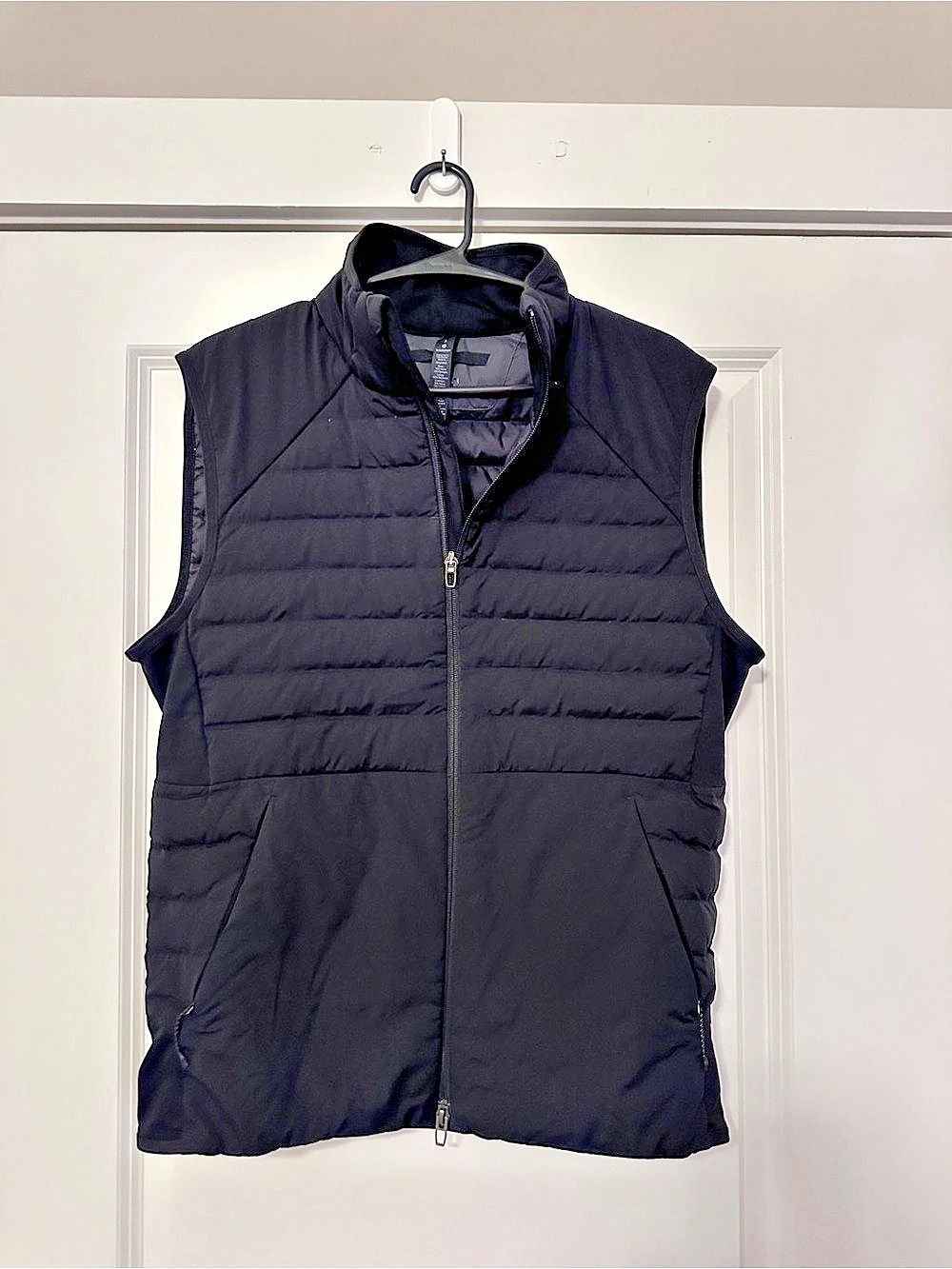 Lululemon Puffer Vest in Black Size Small Like New